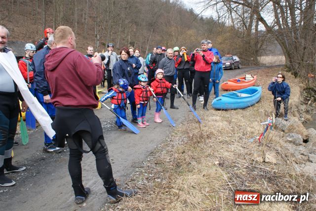 Zdjęcie w galerii na portalu naszraciborz.pl: Kajakarze rozpoczęli sezon wiadomości z regionu